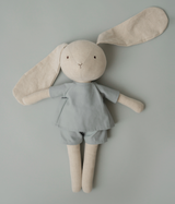 Lola the Bunny (skygray)