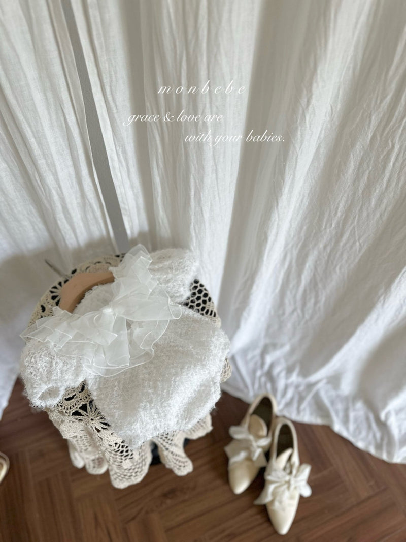 Monbebe Camellia suit