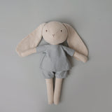 Lola the Bunny (skygray)